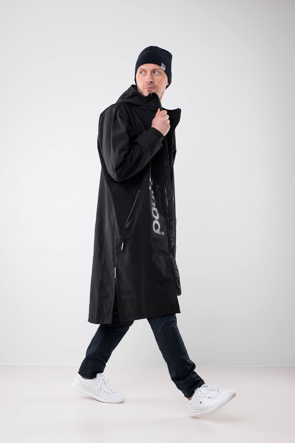 Paul Light Outdoor Robe - Black